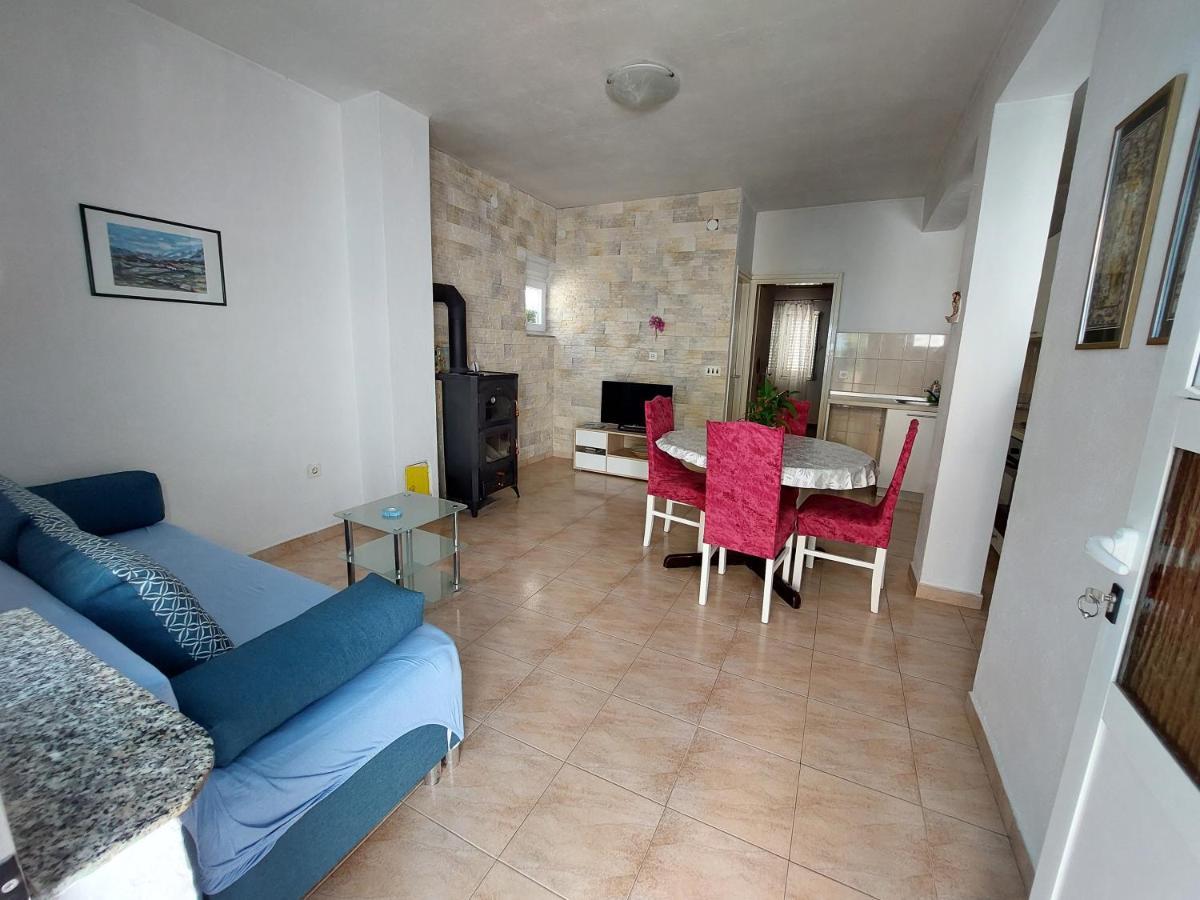 Apartman Lucija Seline Exterior photo