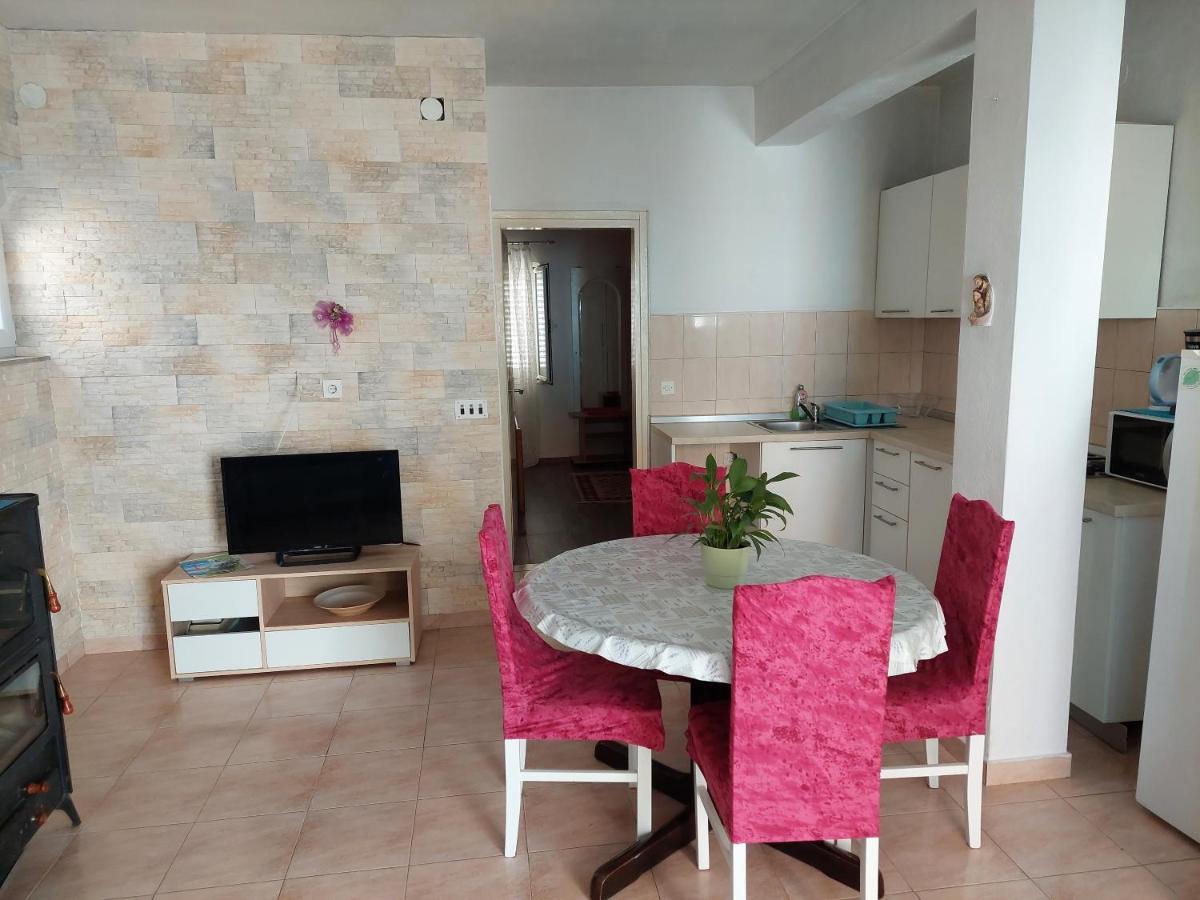 Apartman Lucija Seline Exterior photo